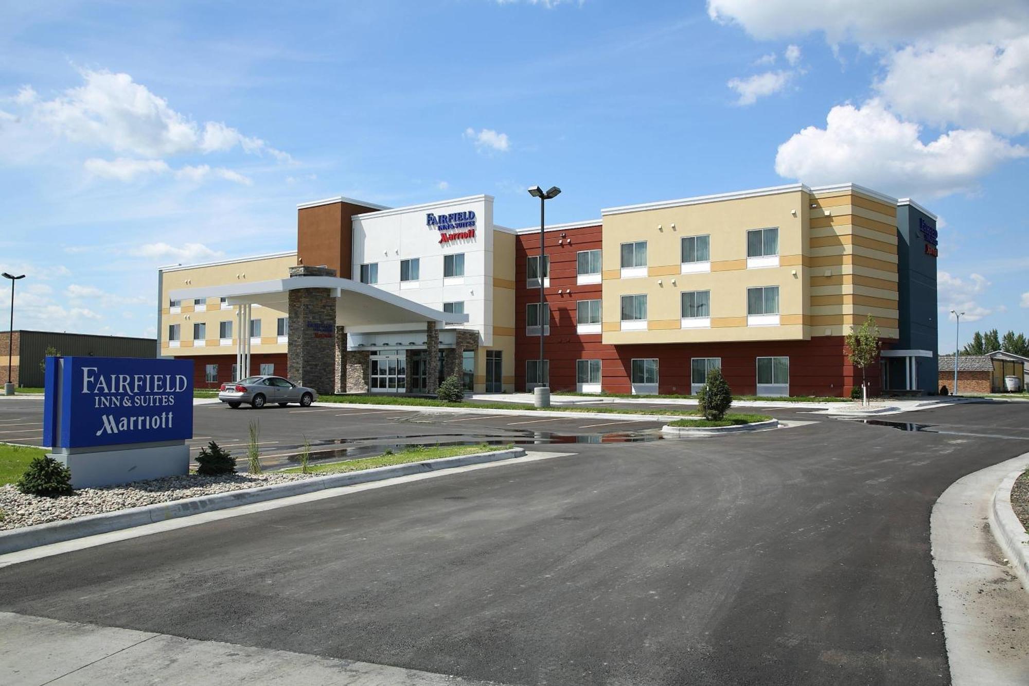แฟร์ฟิลด์ อินน์ แอนด์ สวีท อีสท์ แกรนด์ ฟอร์กส์ East Grand Forks ภายนอก รูปภาพ